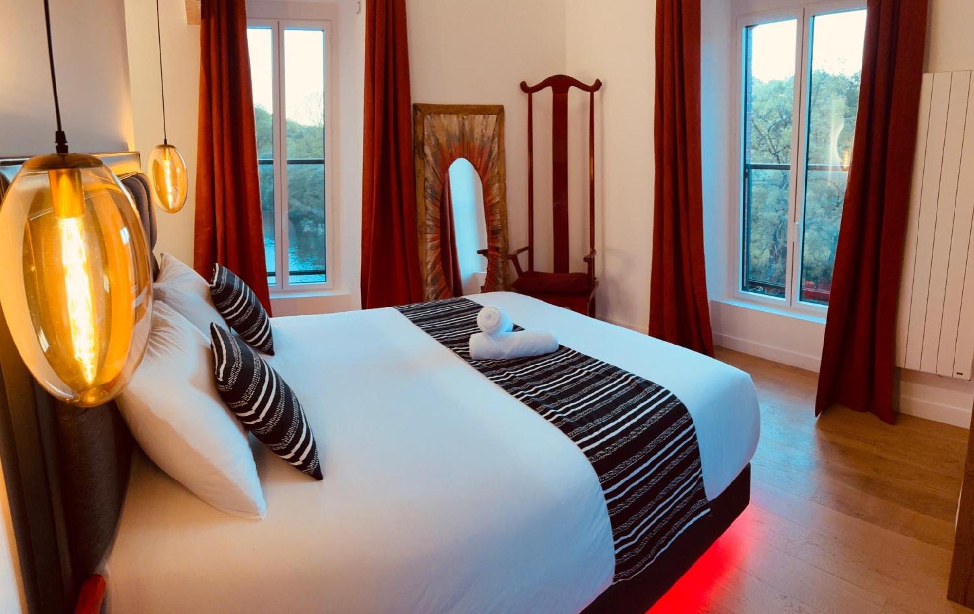 Le Moulin Du Guy, Proche Du Puy Dufou Bed & Breakfast Chanverrie Exterior photo